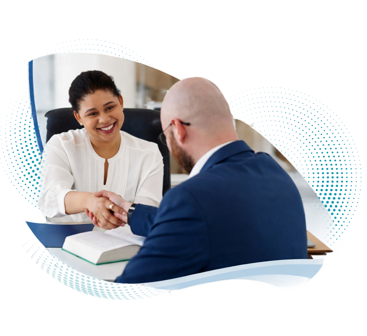 Pessoas fazendo acordo